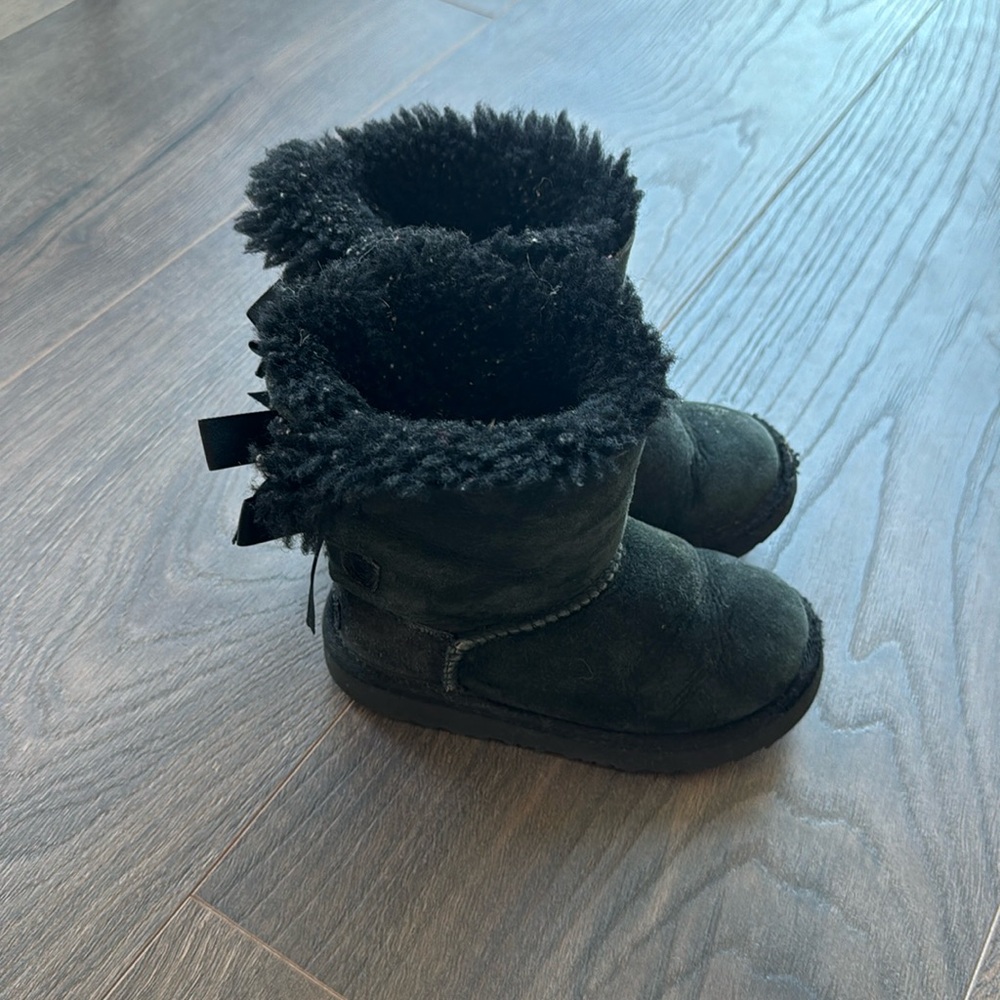 Girls size 10 Uggs. Gently used. Size 10